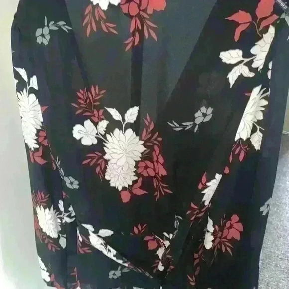 Black Floral Wrap Blouse Top Women’s Size S - Picture 8 of 10
